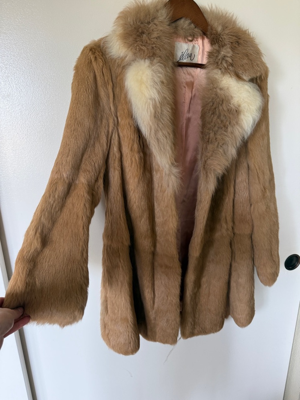 VINTAGE RABBIT FUR + ROSE CHAMPAGNE SATIN LINED 70’s COAT - PRICE FIRM BUY ONLY - Picture 4 of 11